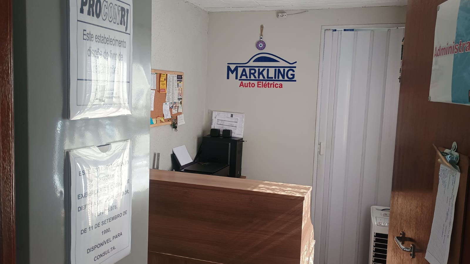 Área de trabalho com ferramentas